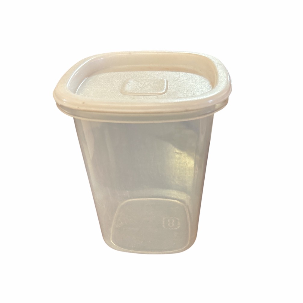 1.8 pt - Compact Plastic Food Storage Container