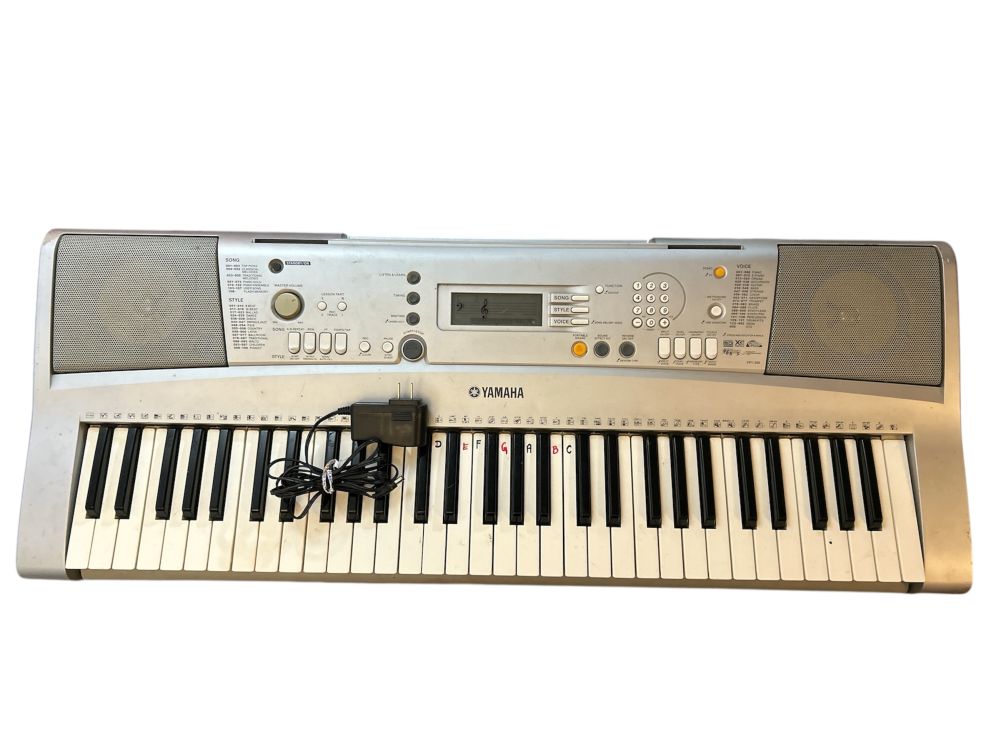 Yamaha YPT 300 Electric Keyboard