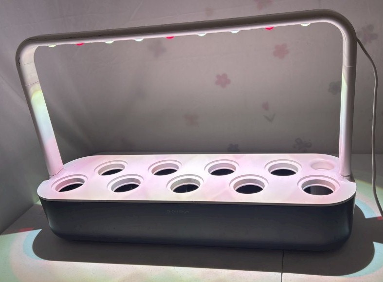 Click & Grow Smart Indoor Garden