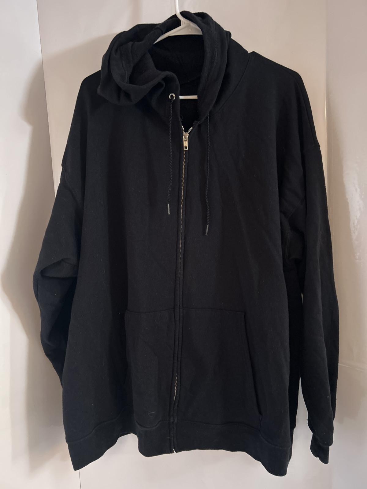 Men's 2XL Black Zip-Up Hoodie
