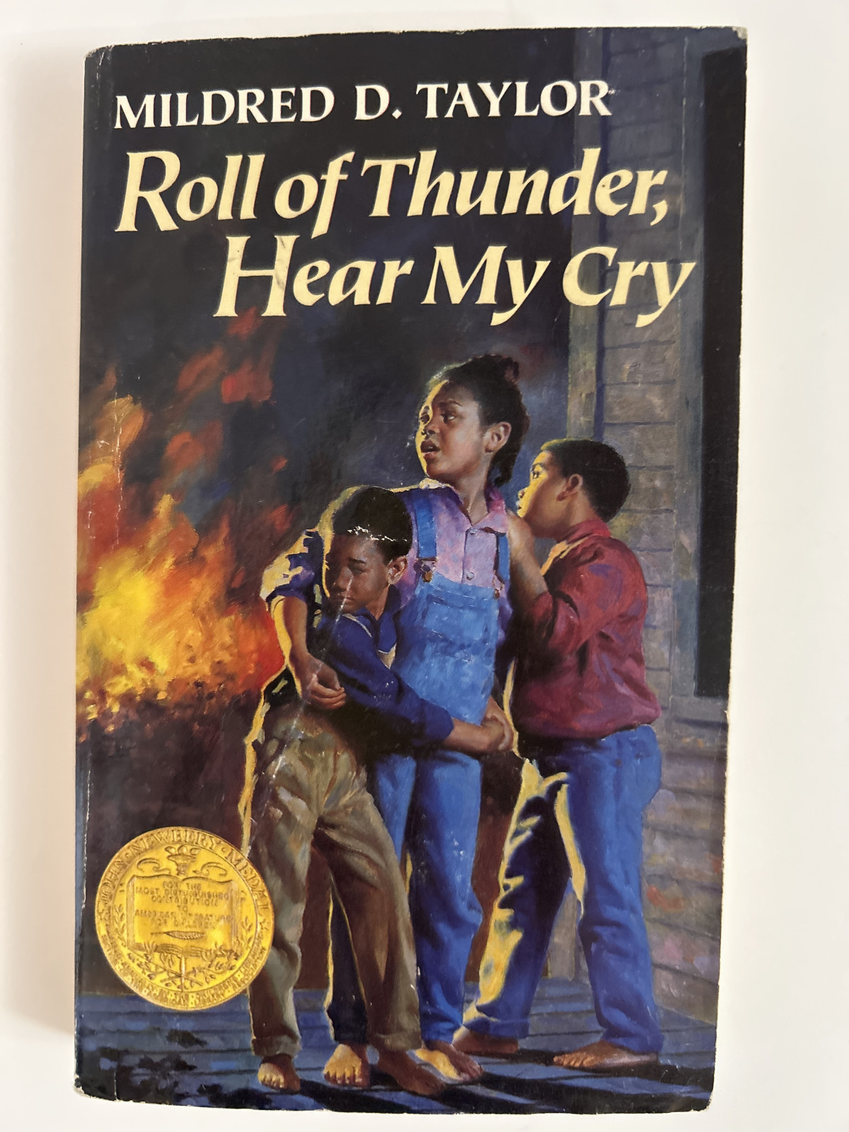 Book - Roll of Thunder, Hear My Cry by Mildred D. Taylor
