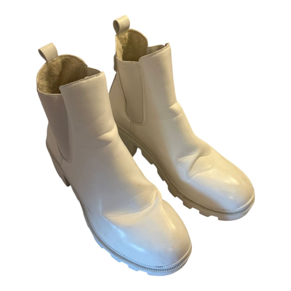 Women's White Chelsea Boots - Stylish Ankle Fashion