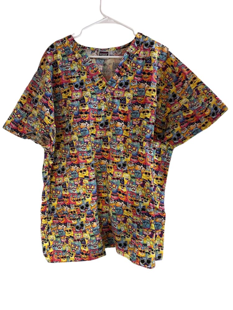 Women's Veterinarian/Healthcare Scrubs Top Size 2XL