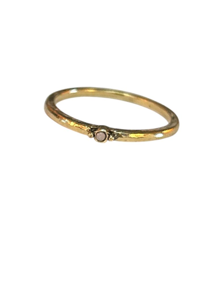 Elegant Costume Fashion Ring - Gold Tone Minimalist